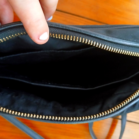 Michael Kors Polly Black Bag Gold Hardware Shoulder Bag Zip Festival Crossbody - Picture 11 of 13